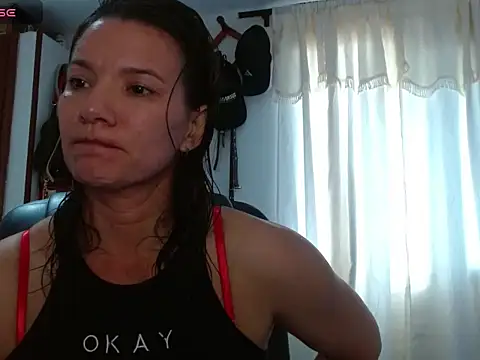 Snapshot of valery_fitt chatting on 04-15-26, 01:18 valery fitt online show from 04-15-26, 01:18