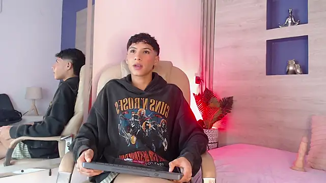 Velvet An online show from 04-28-26, 04:06