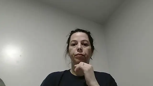 Snapshot of lily1982 chatting on 05-04-26, 04:36 lily1982 online show from 05-04-26, 04:36