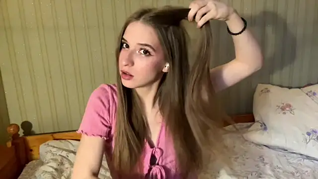 Snapshot of BambiBlush chatting on 05-05-26, 01:30 BambiBlush online show from 05-05-26, 01:30