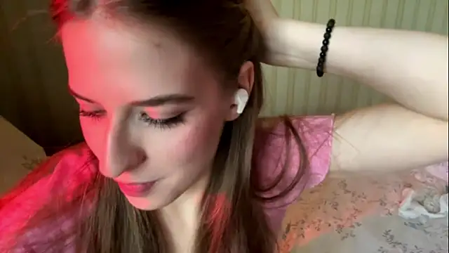 Snapshot of BambiBlush chatting on 05-06-26, 01:49 BambiBlush online show from 05-06-26, 01:49