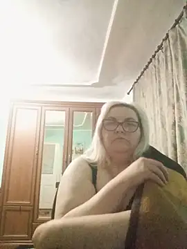 AureliaSky598 online show from 05-24-26, 10:37
