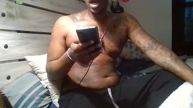 Snapshot of zdaddymm chatting on 05-09-26, 04:23 zdaddymm online show from 05-09-26, 04:23