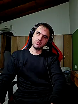 Snapshot of Gonza42OArg chatting on 04-08-26, 03:50 Gonza42OArg online show from 04-08-26, 03:50