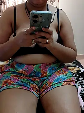 Snapshot of Aysha_69 chatting on 04-22-26, 05:32 Aysha 69 online show from 04-22-26, 05:32