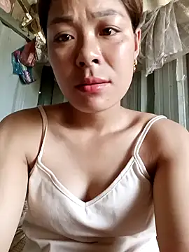 mia0033 online show from 04-14-26, 08:31