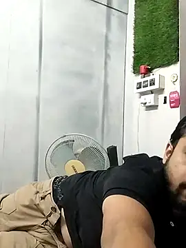 Snapshot of hornydaddy_21 chatting on 04-08-26, 01:44 hornydaddy 21 online show from 04-08-26, 01:44