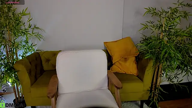 Riddle Lay online show from 05-11-26, 02:45