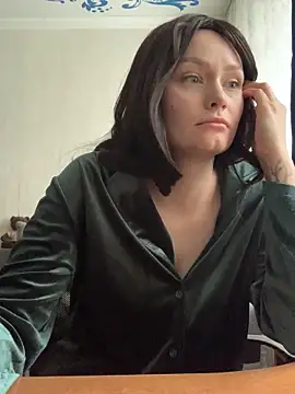 Snapshot of Ann_Hunt chatting on 04-14-26, 10:21 Ann Hunt online show from 04-14-26, 10:21