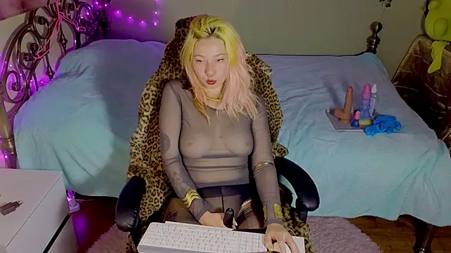 Snapshot of Sansarella chatting on 04-28-26, 06:24 Sansarella online show from 04-28-26, 06:24