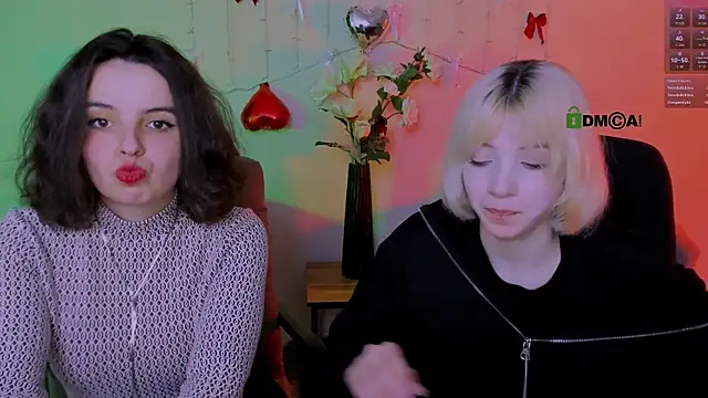 mia mooon  online show from 04-15-26, 09:49