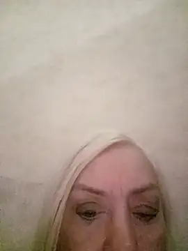 Snapshot of Julia20X chatting on 04-11-26, 07:40 Julia20X online show from 04-11-26, 07:40