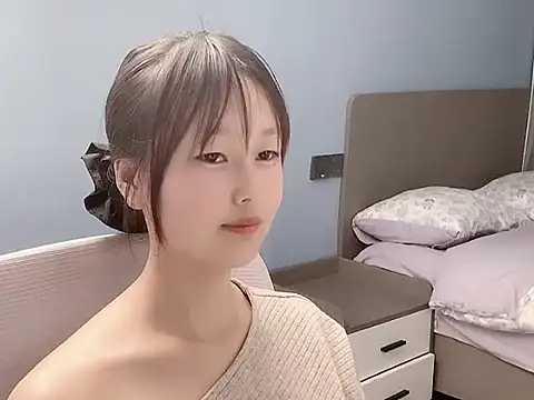 Snapshot of Xiaoqing00 chatting on 04-18-26, 02:15 Xiaoqing00 online show from 04-18-26, 02:15