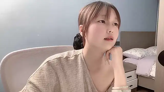 Snapshot of Xiaoqing00 chatting on 04-18-26, 02:21 Xiaoqing00 online show from 04-18-26, 02:21