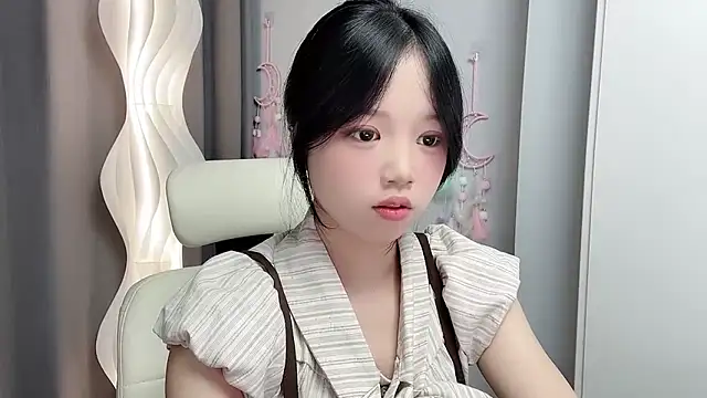 Snapshot of Xiaoqing00 chatting on 05-21-26, 03:13 Xiaoqing00 online show from 05-21-26, 03:13
