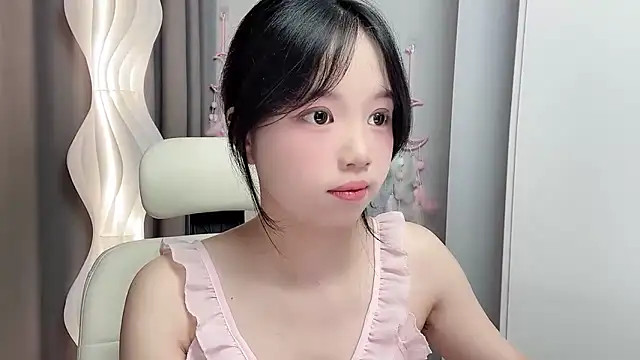 Snapshot of Xiaoqing00 chatting on 05-23-26, 05:23 Xiaoqing00 online show from 05-23-26, 05:23