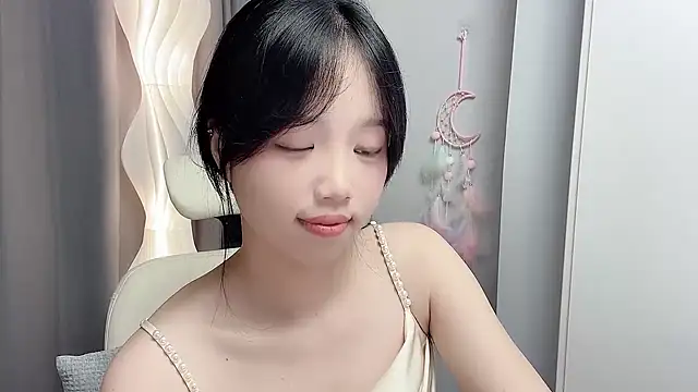 Snapshot of Xiaoqing00 chatting on 06-03-26, 02:33 Xiaoqing00 online show from 06-03-26, 02:33