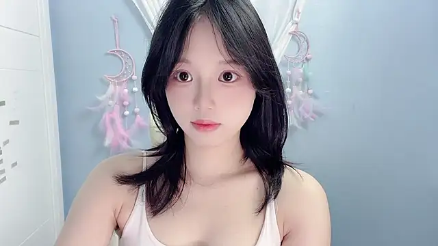 Snapshot of Xiaoqing00 chatting on 06-12-26, 05:39 Xiaoqing00 online show from 06-12-26, 05:39