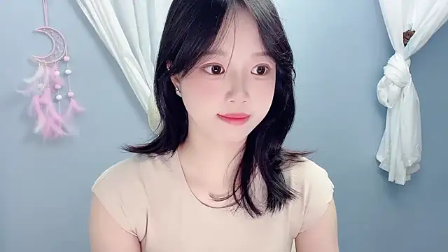Snapshot of Xiaoqing00 chatting on 06-14-26, 05:42 Xiaoqing00 online show from 06-14-26, 05:42