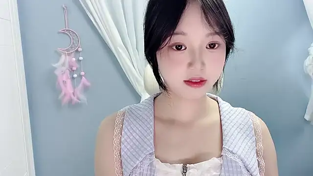 Snapshot of Xiaoqing00 chatting on 06-18-26, 04:13 Xiaoqing00 online show from 06-18-26, 04:13