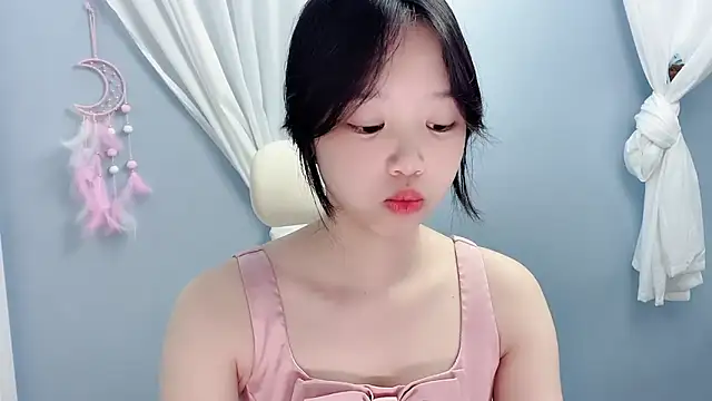 Snapshot of Xiaoqing00 chatting on 06-20-26, 04:15 Xiaoqing00 online show from 06-20-26, 04:15