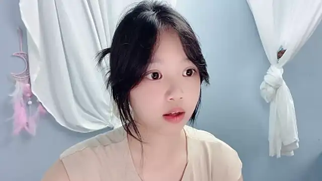 Snapshot of Xiaoqing00 chatting on 06-25-26, 05:12 Xiaoqing00 online show from 06-25-26, 05:12