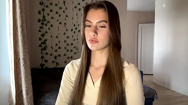 Snapshot of LiseVener chatting on 05-16-26, 10:36 LiseVener online show from 05-16-26, 10:36