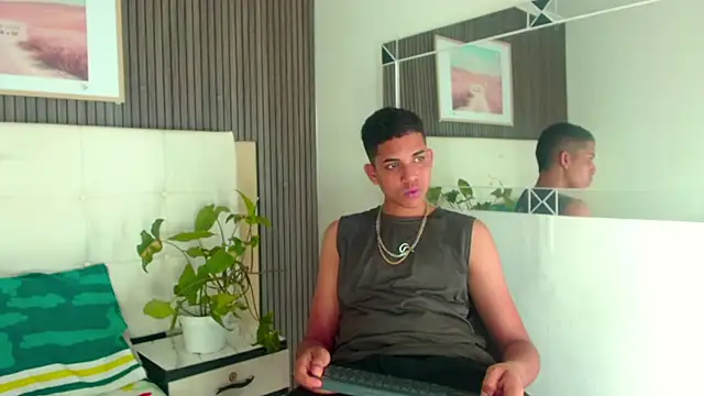 Snapshot of Lukaz_Caballero chatting on 05-27-26, 04:31 Lukaz Caballero online show from 05-27-26, 04:31