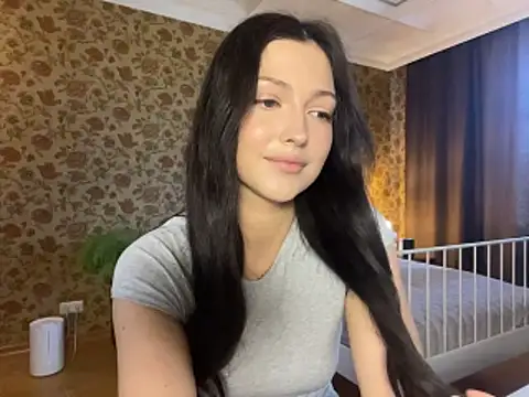 Snapshot of Miley_Shine chatting on 04-11-26, 01:15 Miley Shine online show from 04-11-26, 01:15