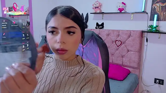 Snapshot of VelinaHoney chatting on 04-25-26, 12:52 VelinaHoney online show from 04-25-26, 12:52