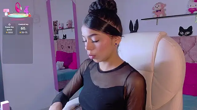 Snapshot of VelinaHoney chatting on 04-29-26, 12:53 VelinaHoney online show from 04-29-26, 12:53