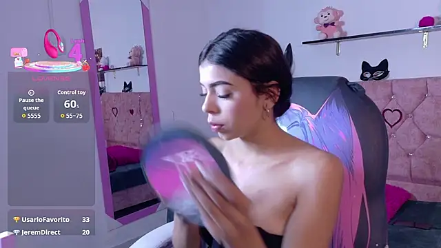 Snapshot of VelinaHoney chatting on 05-15-26, 12:56 VelinaHoney online show from 05-15-26, 12:56