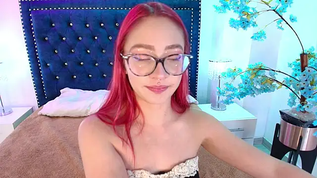 Snapshot of Amelie_adams chatting on 05-02-26, 11:15 Amelie adams online show from 05-02-26, 11:15
