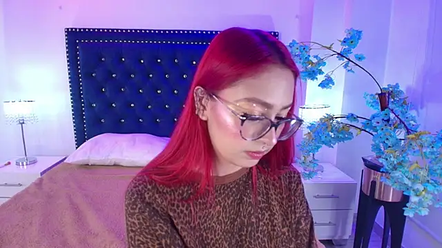 Snapshot of Amelie_adams chatting on 05-15-26, 11:06 Amelie adams online show from 05-15-26, 11:06