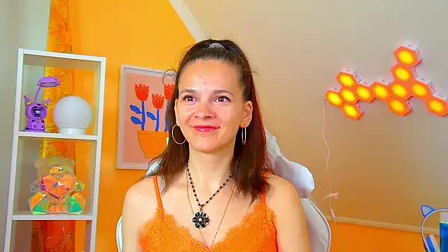 LeonaLane online show from 05-14-26, 06:31