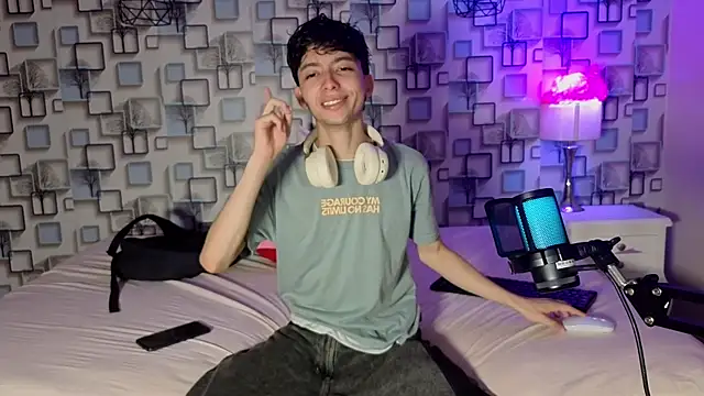 Twink Sebas7 online show from 06-11-26, 12:14