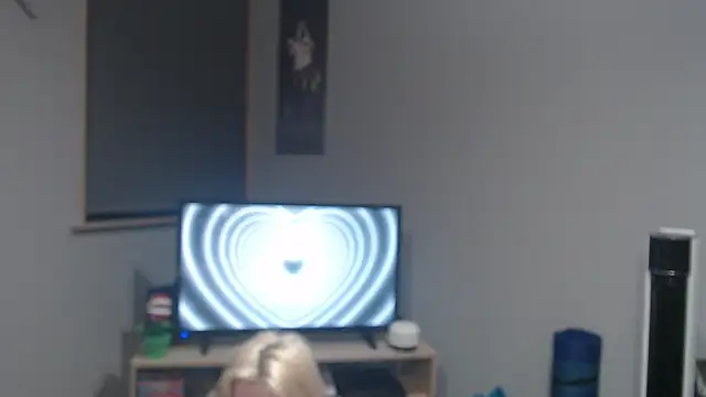 Snapshot of WinterMoreau chatting on 04-09-26, 08:47 WinterMoreau online show from 04-09-26, 08:47