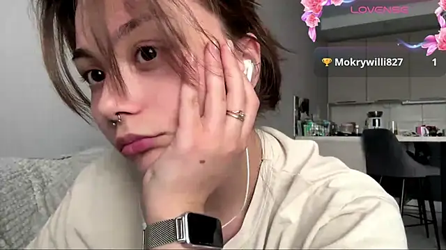 Snapshot of Thyeiysyla chatting on 04-11-26, 07:45 Thyeiysyla online show from 04-11-26, 07:45