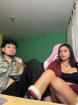 hotlatinocouple   online show from 05-15-26, 11:23