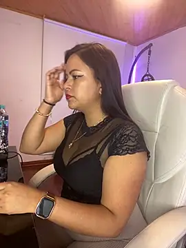 MIA ROSSEEE online show from 04-20-26, 03:26