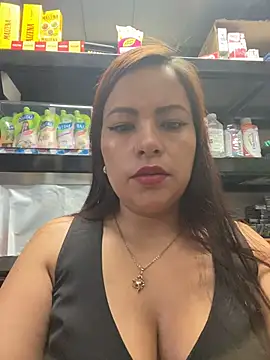 Snapshot of MIA_ROSSEEE chatting on 05-25-26, 12:11 MIA ROSSEEE online show from 05-25-26, 12:11