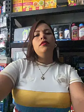 Snapshot of MIA_ROSSEEE chatting on 06-11-26, 07:12 MIA ROSSEEE online show from 06-11-26, 07:12