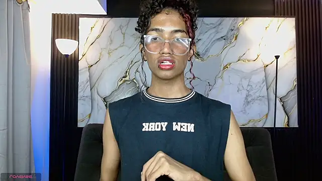 Snapshot of triiangel_latinboy chatting on 05-08-26, 12:27 triiangel latinboy online show from 05-08-26, 12:27