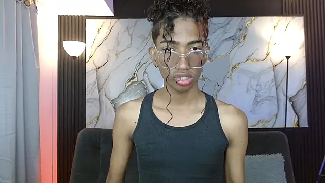 Snapshot of triiangel_latinboy chatting on 05-15-26, 01:07 triiangel latinboy online show from 05-15-26, 01:07