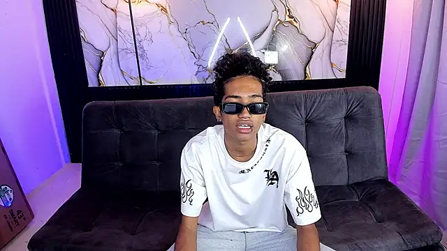 triiangel latinboy online show from 06-11-26, 12:25