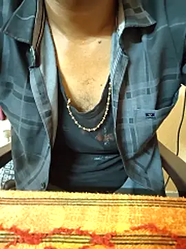 Snapshot of bullhottamil chatting on 04-19-26, 04:17 bullhottamil online show from 04-19-26, 04:17