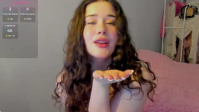 Snapshot of ChloeBlisss chatting on 06-20-26, 05:43 ChloeBlisss online show from 06-20-26, 05:43