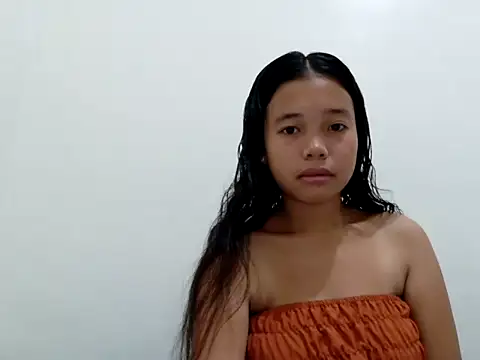 Snapshot of Pinaysweetgirl chatting on 04-18-26, 05:11 Pinaysweetgirl online show from 04-18-26, 05:11