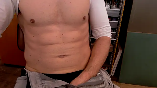 Blackandblue2000 online show from 04-16-26, 08:04