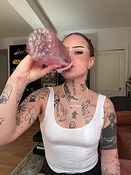 liloutatoou online show from 04-14-26, 01:39